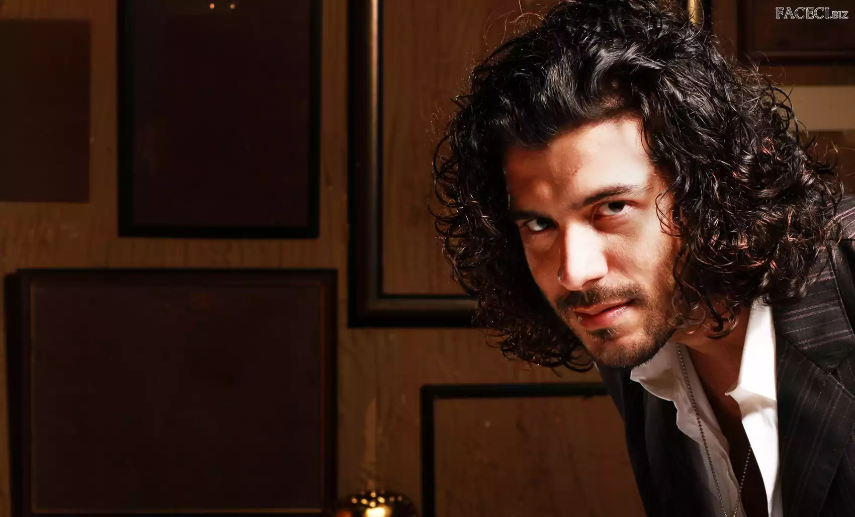 Koszula, Biała, Kręcone, Mężczyzna, Włosy